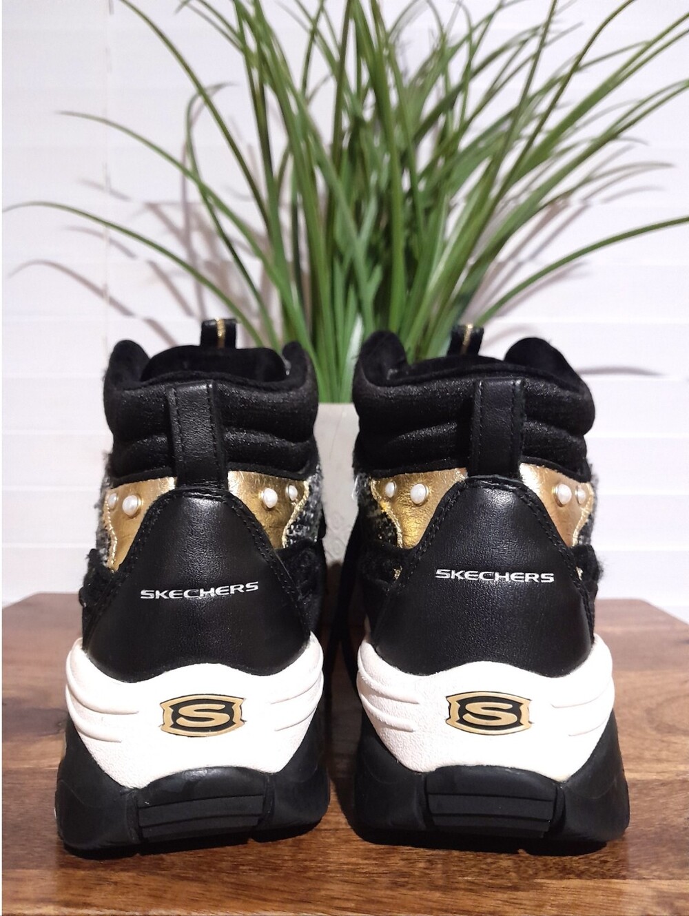 rare leather velour faux pearl Skechers Heritage ankle boots 8.5 black gold whit - Picture 4 of 13